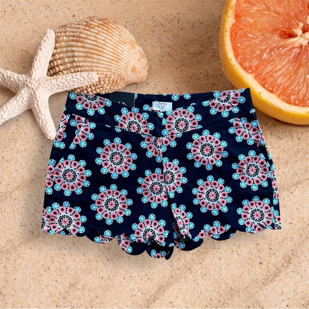 Crown & Ivy Floral Patterned Scalloped Shorts 4P Petite